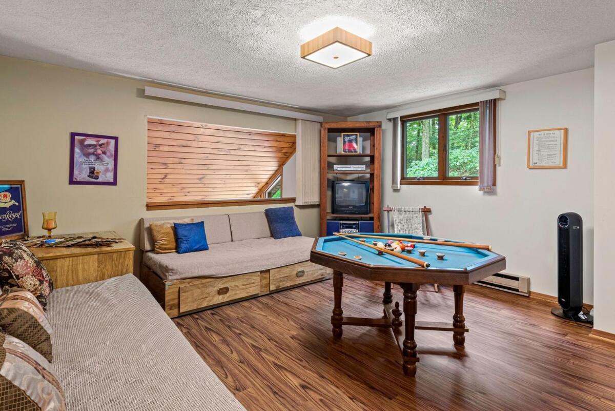Holiday home 10 Mins To Slope, Pickle Ball, Hottub