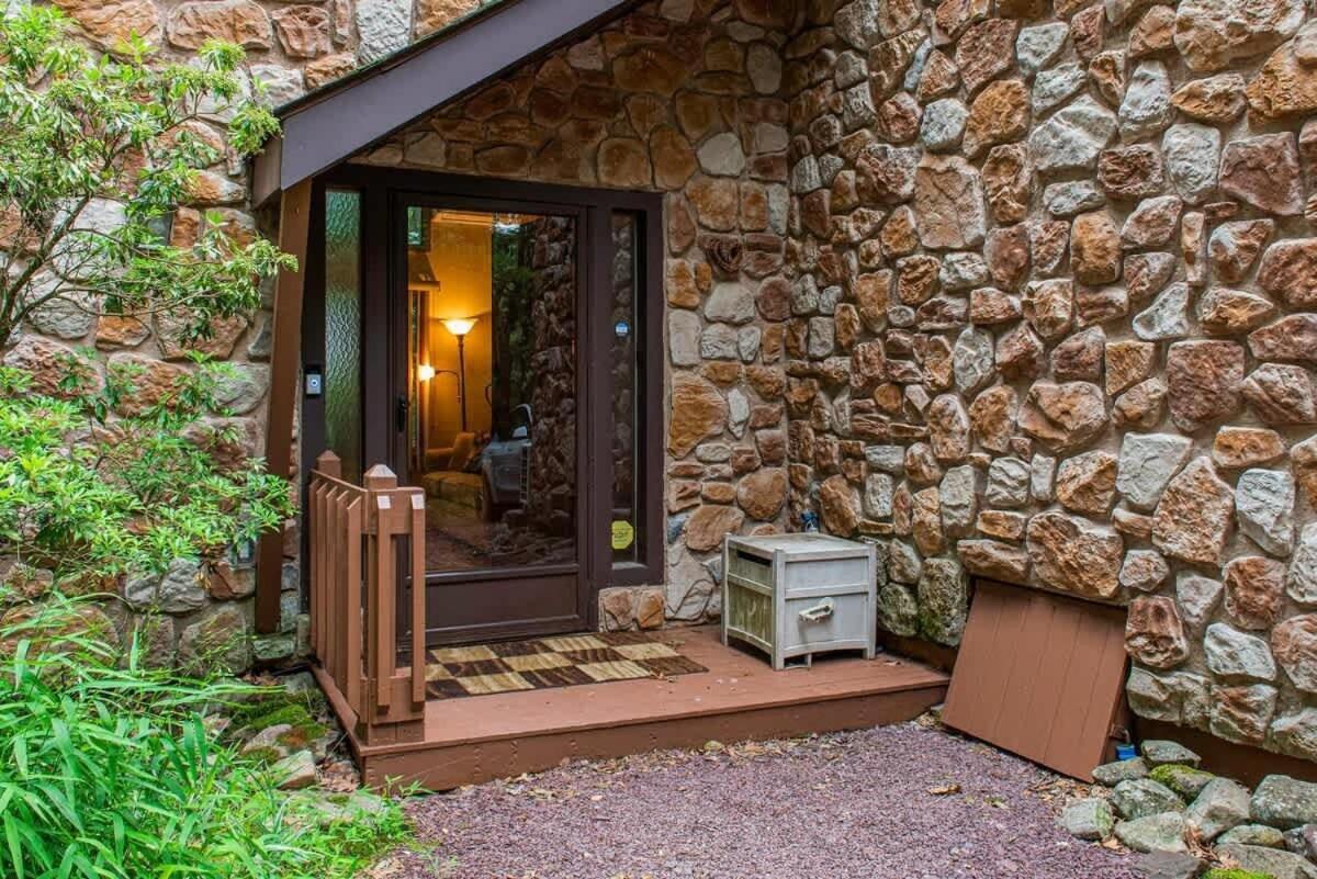 10 Mins To Slope, Pickle Ball, Hottub Holiday home *