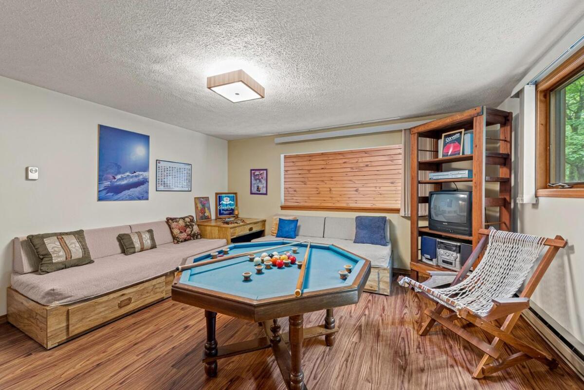 10 Mins To Slope, Pickle Ball, Hottub Holiday home *