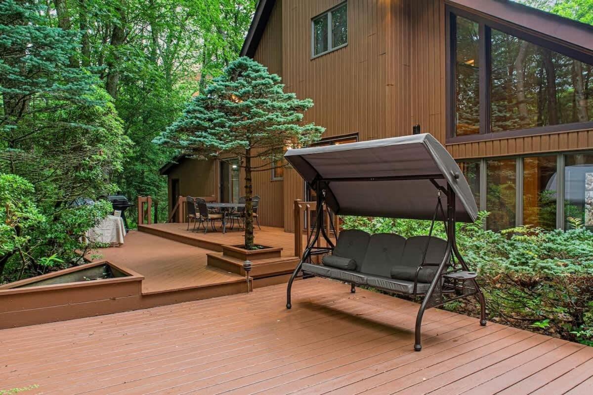10 Mins To Slope, Pickle Ball, Hottub Holiday home