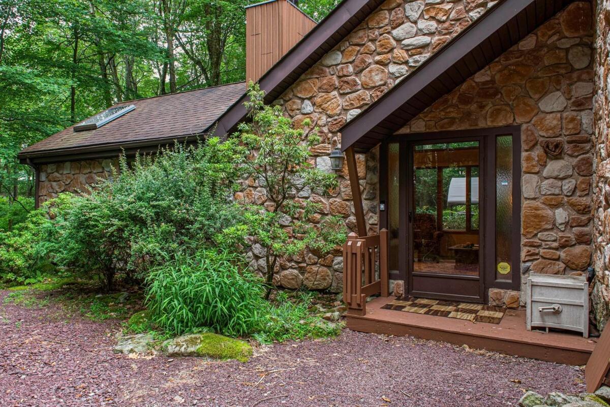 Holiday home 10 Mins To Slope, Pickle Ball, Hottub *