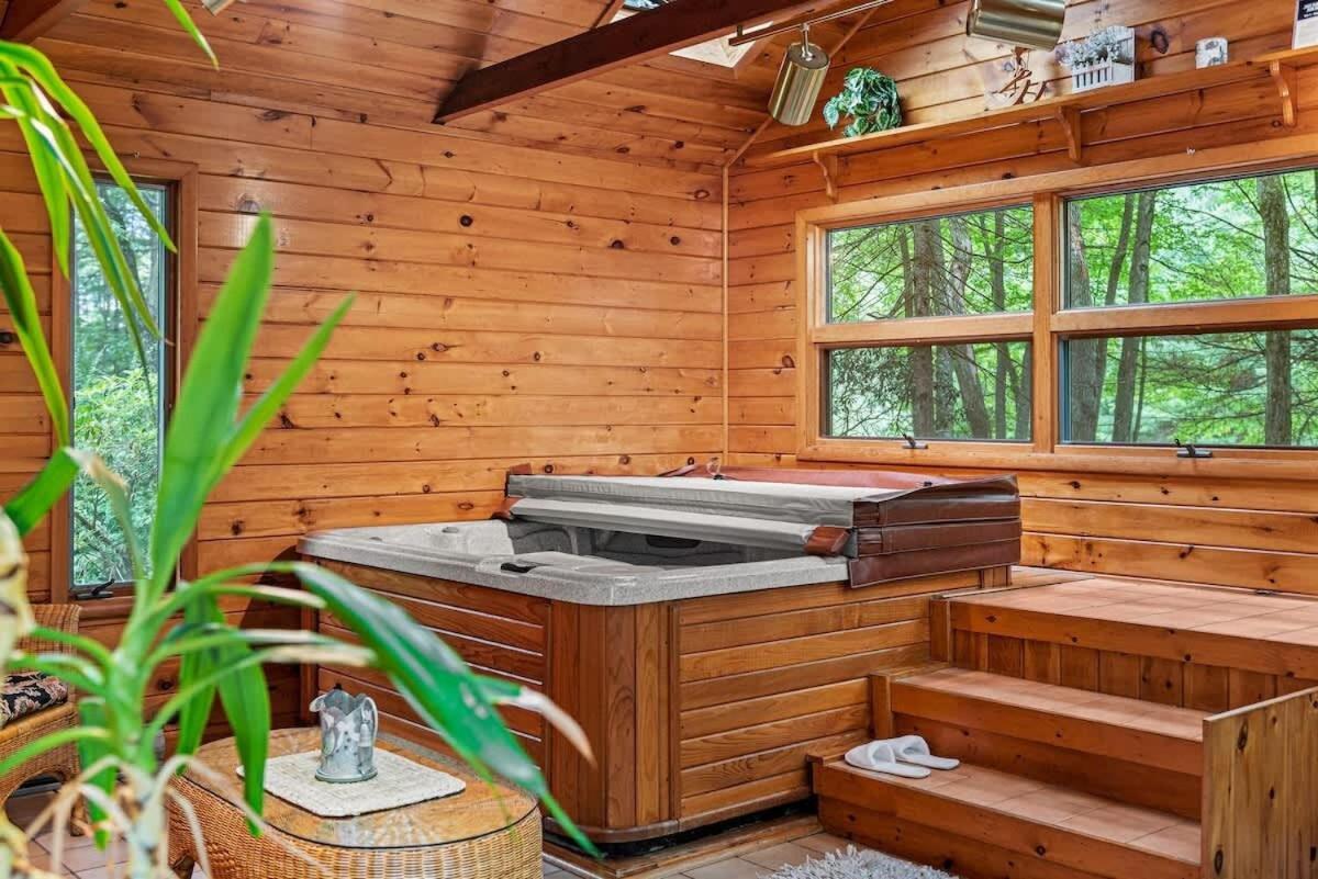 10 Mins To Slope, Pickle Ball, Hottub * Lake Harmony
