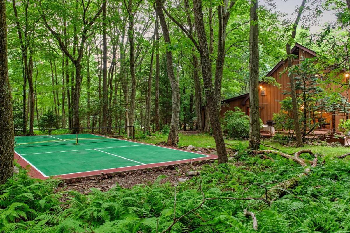 Holiday home 10 Mins To Slope, Pickle Ball, Hottub Lake Harmony