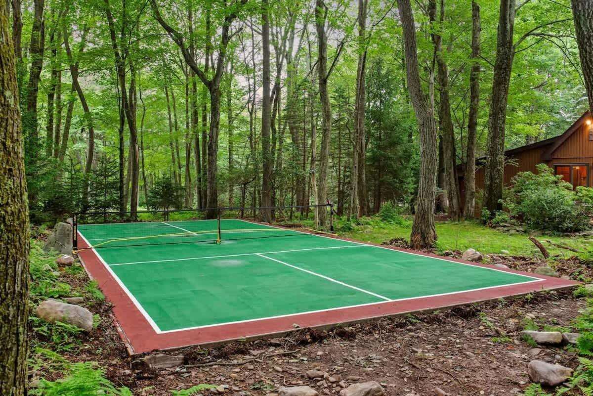 10 Mins To Slope, Pickle Ball, Hottub * Lake Harmony